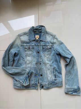 A&F Light Wash Denim Jacket - Classic Button Front Abercrombie Y2K Millennial